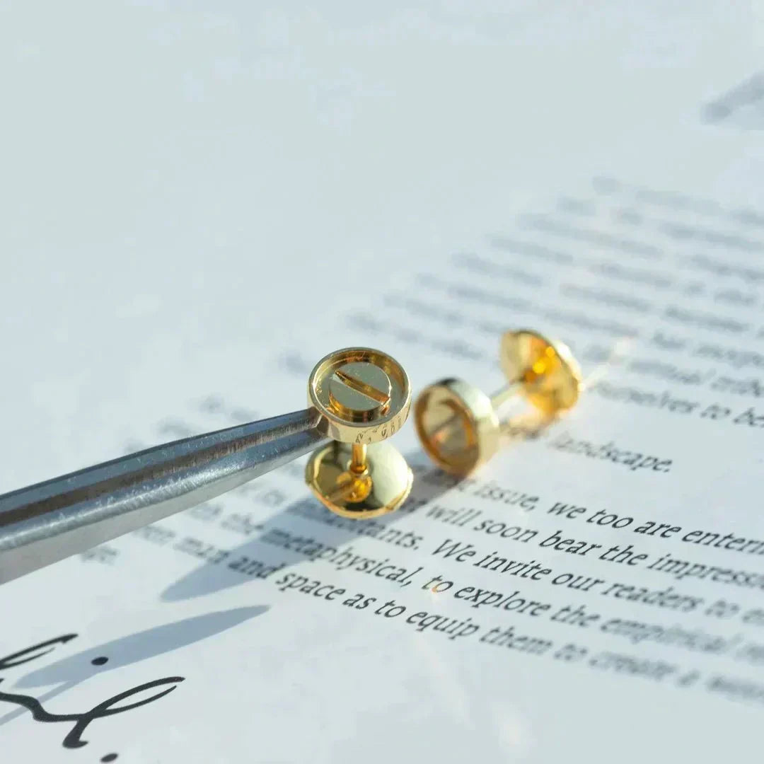 Lume Jewelry「LOVE EARRINGS GOLD 10MM」