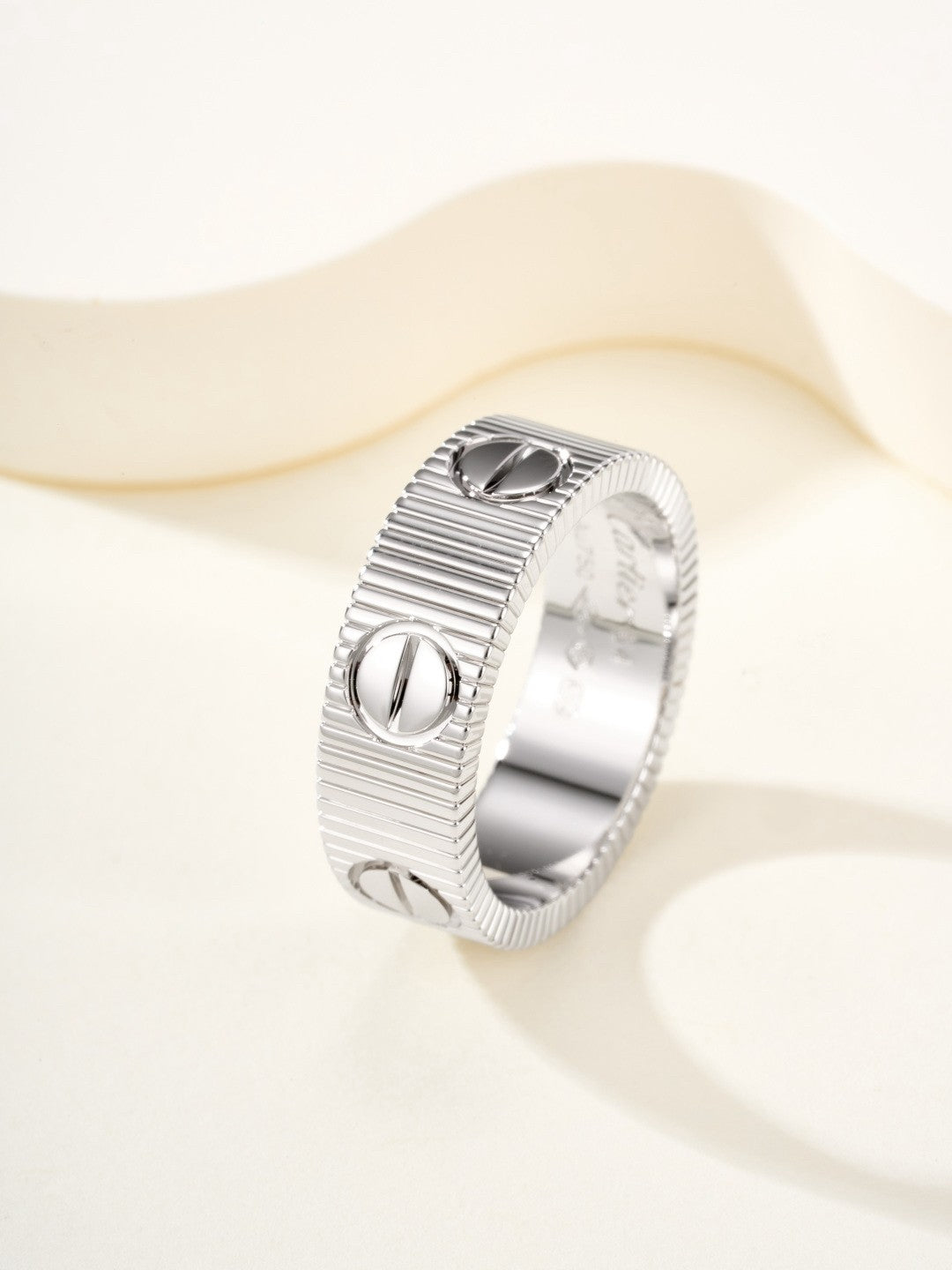 『Lume Jewelry』新作 LOVE 6.5 MM リング