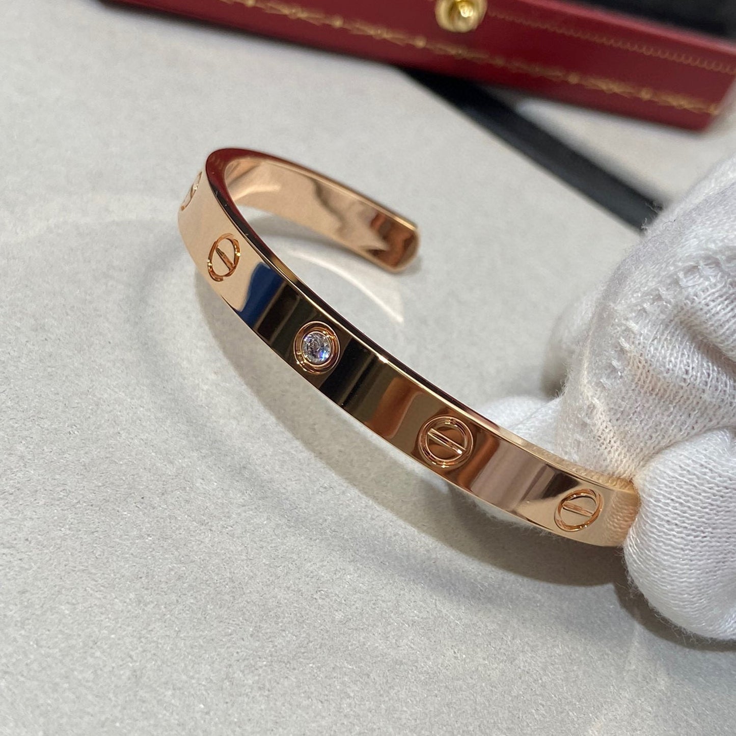 Lume Jewelry 「LOVE BRACELET」6.1MM 1ダイヤモンド オープンカフ