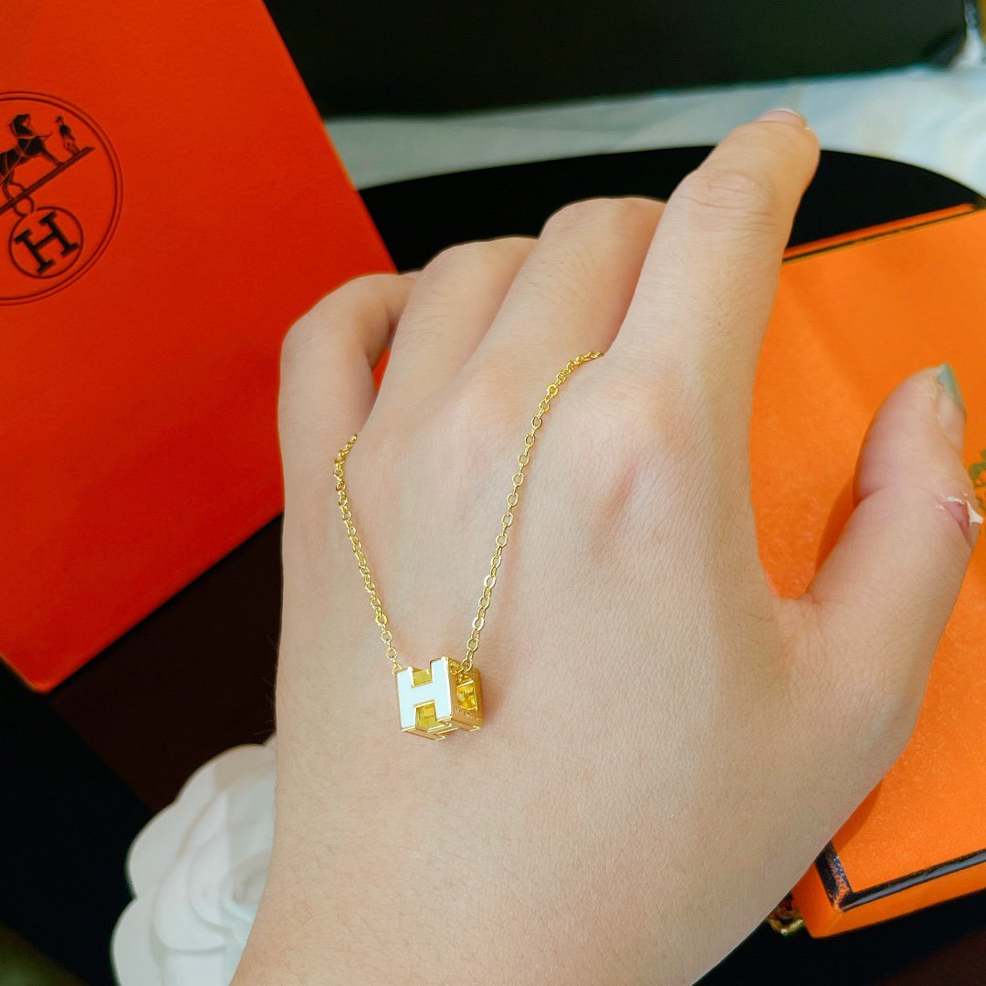 Lume Jewelry ホワイトスクエア ゴールドネックレス