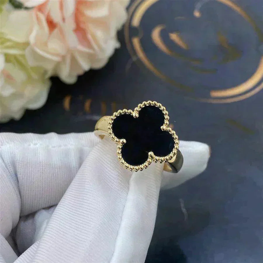 ®Lume Jewelry® クローバー オニキスリング