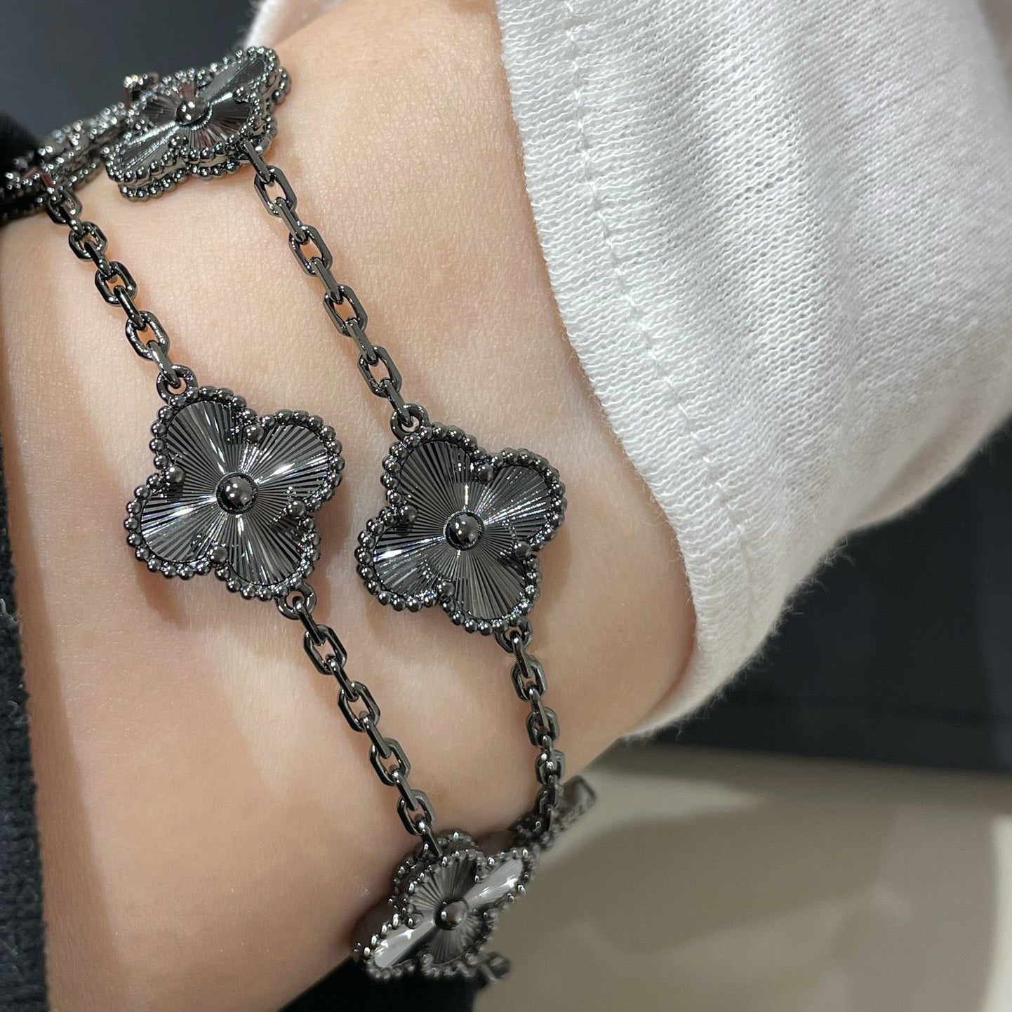 [Lume Jewelry]新作 CLOVER 5モチーフ ブラックブレスレット