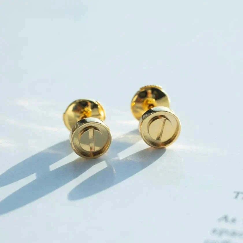 Lume Jewelry「LOVE EARRINGS GOLD 10MM」