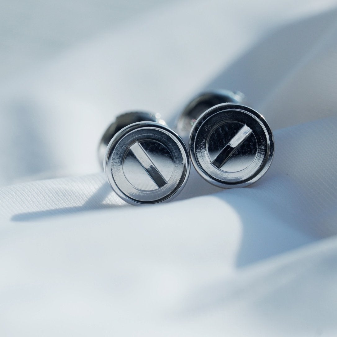 Lume Jewelry「LOVE イヤリング シルバー 10MM」