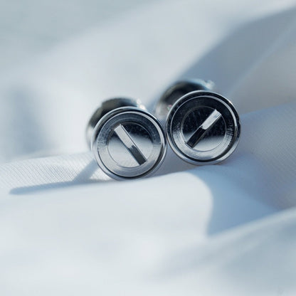 Lume Jewelry「LOVE イヤリング シルバー 10MM」