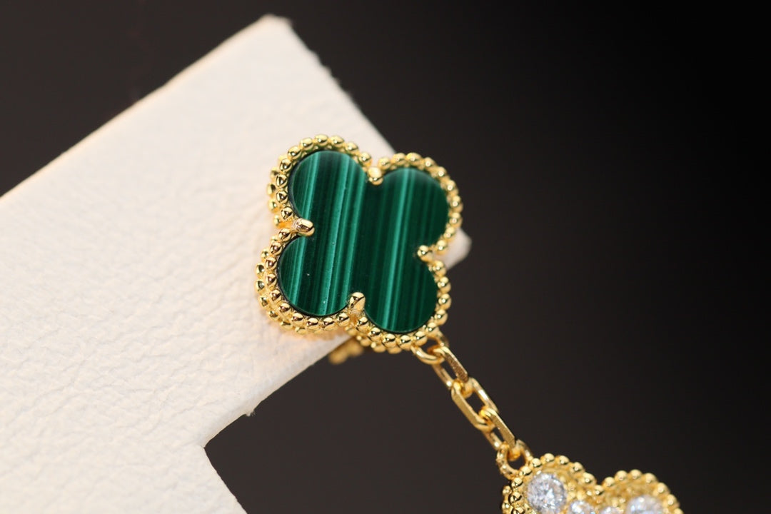 Lume Jewelry クローバーイヤリング ゴールド マラカイト ダイヤモンド 3モチーフ