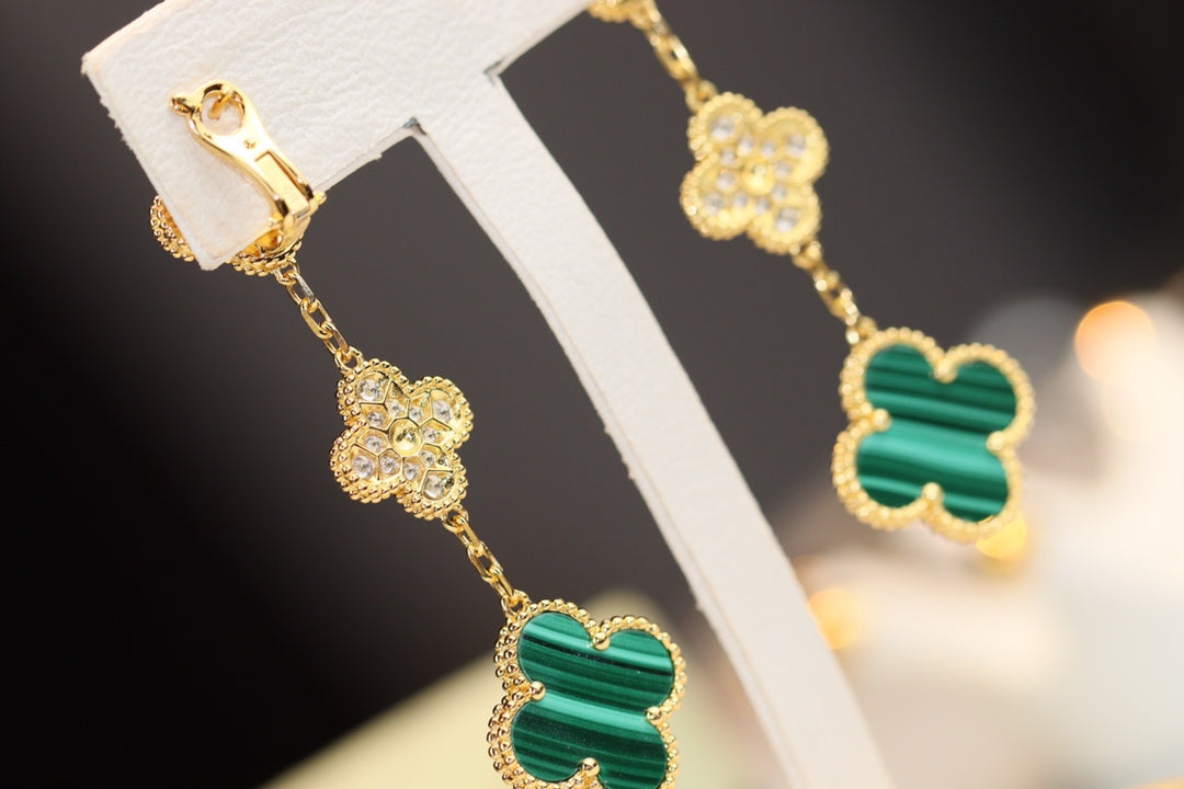 Lume Jewelry クローバーイヤリング ゴールド マラカイト ダイヤモンド 3モチーフ