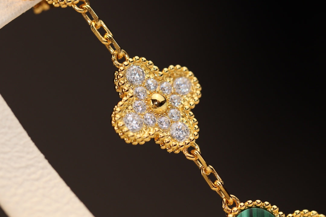 Lume Jewelry クローバーイヤリング ゴールド マラカイト ダイヤモンド 3モチーフ