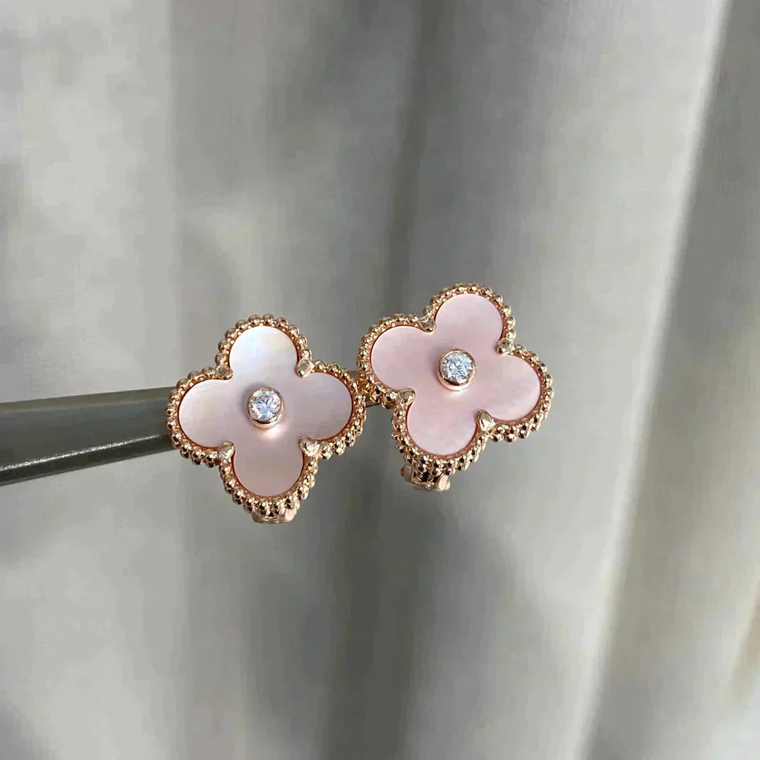 Lume Jewelry クローバー ミディアム 1モチーフ ピンクMOP ダイヤモンドピアス