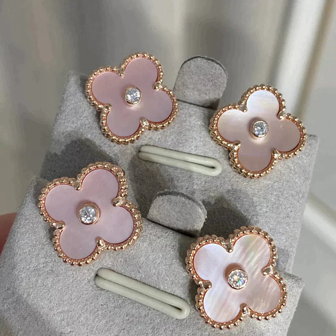 Lume Jewelry クローバー ミディアム 1モチーフ ピンクMOP ダイヤモンドピアス