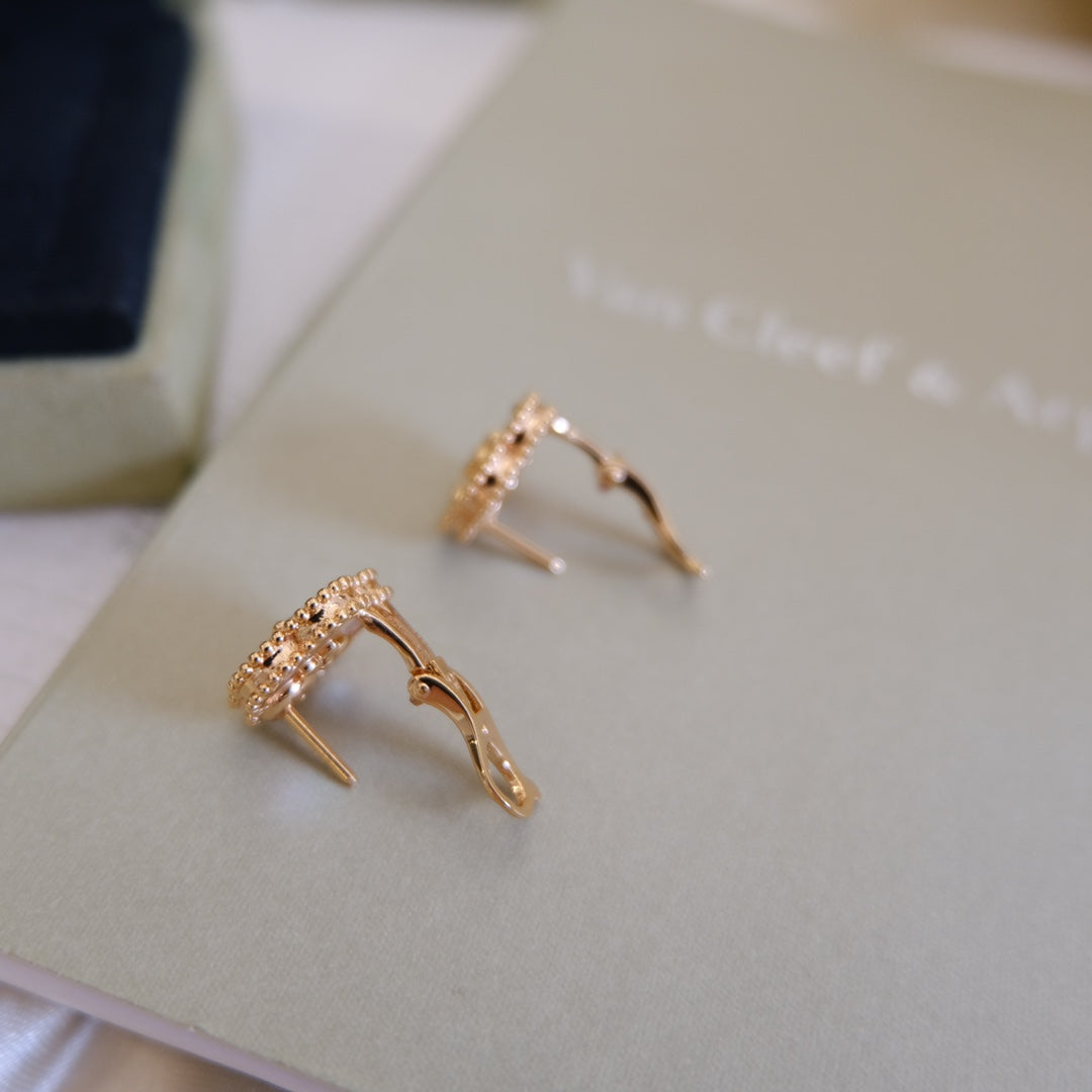 Lume Jewelry ラッキー ピンクゴールド ホワイトMOP イヤリング