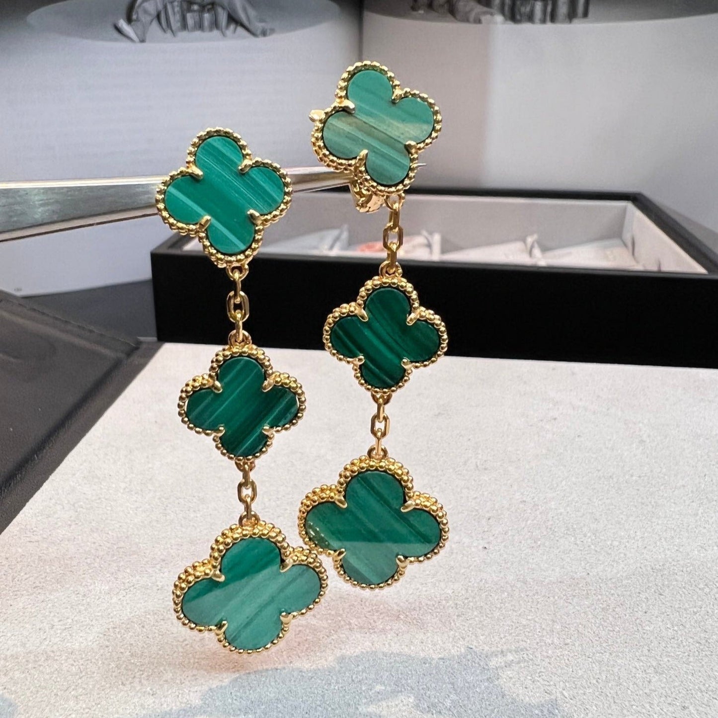『Lume Jewelry』クローバー マラカイト 3モチーフ ゴールド
