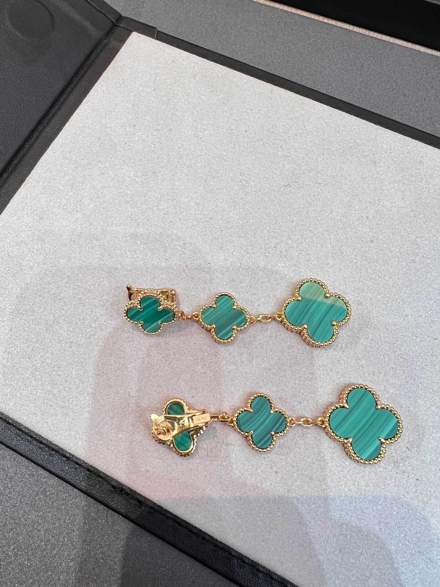 『Lume Jewelry』クローバー マラカイト 3モチーフ ゴールド