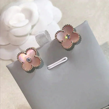 Lume Jewelry クローバー ミディアム 1モチーフ ピンクMOP ダイヤモンドピアス