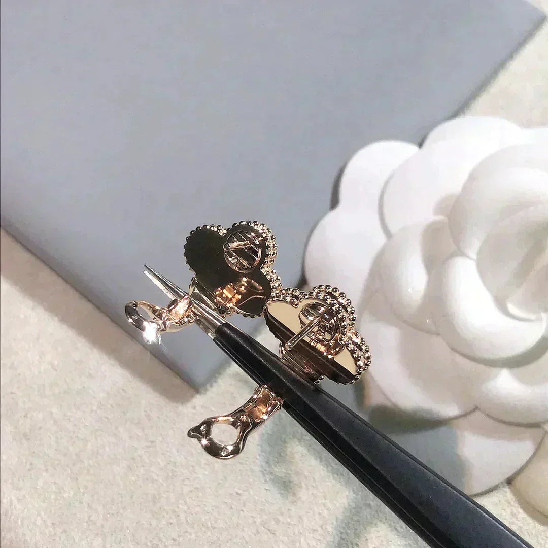 Lume Jewelry クローバー ミディアム 1モチーフ ピンクMOP ダイヤモンドピアス