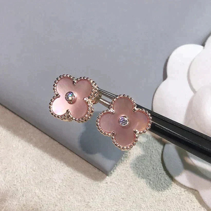 Lume Jewelry クローバー ミディアム 1モチーフ ピンクMOP ダイヤモンドピアス