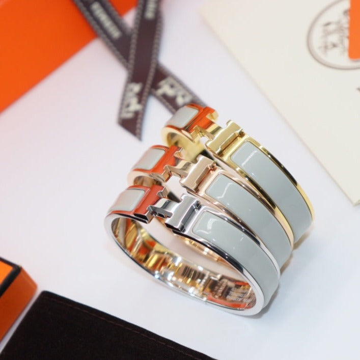 「Lume Jewelry」水色ブレスレット