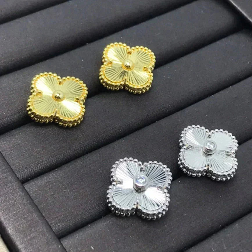 Lume Jewelry クローバーミニ 9.5mm レーザーピアス