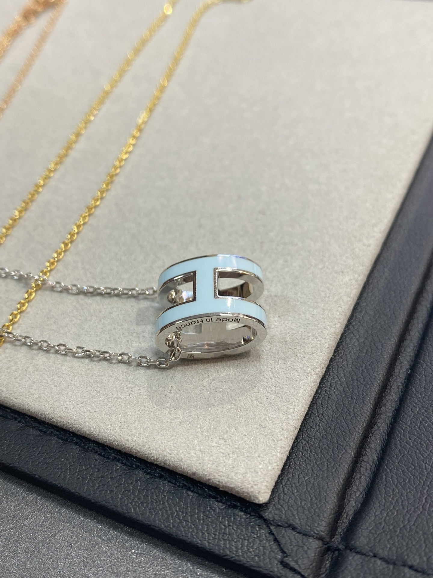Lume Jewelry 「POP H ライトブルーネックレス」