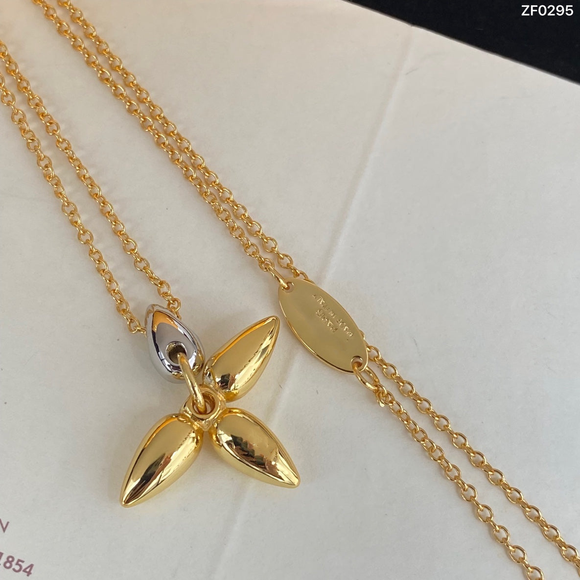 「Lume Jewelry」ルイゼットペンダントゴールドネックレス