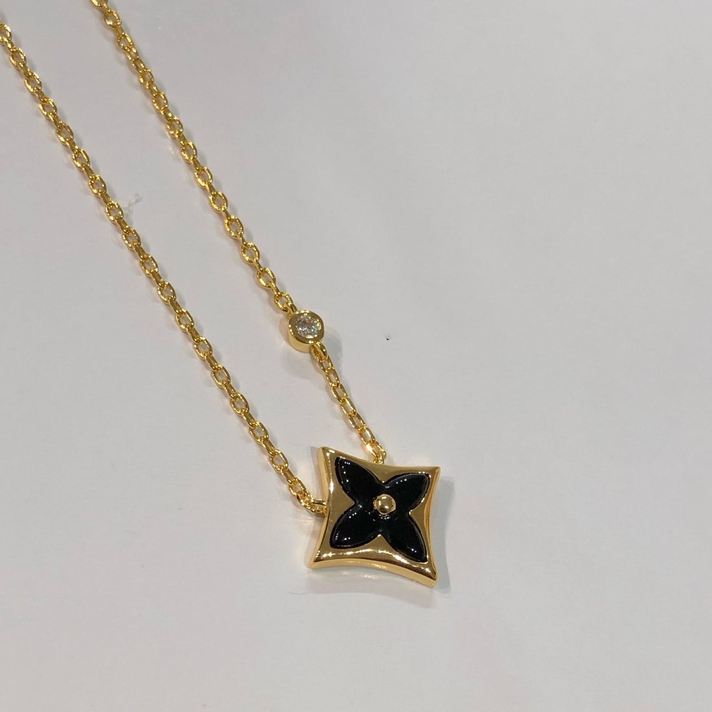 Lume Jewelry スターブラックMOPネックレス
