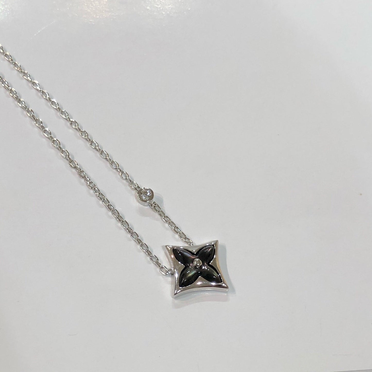 Lume Jewelry スターブラックMOPネックレス