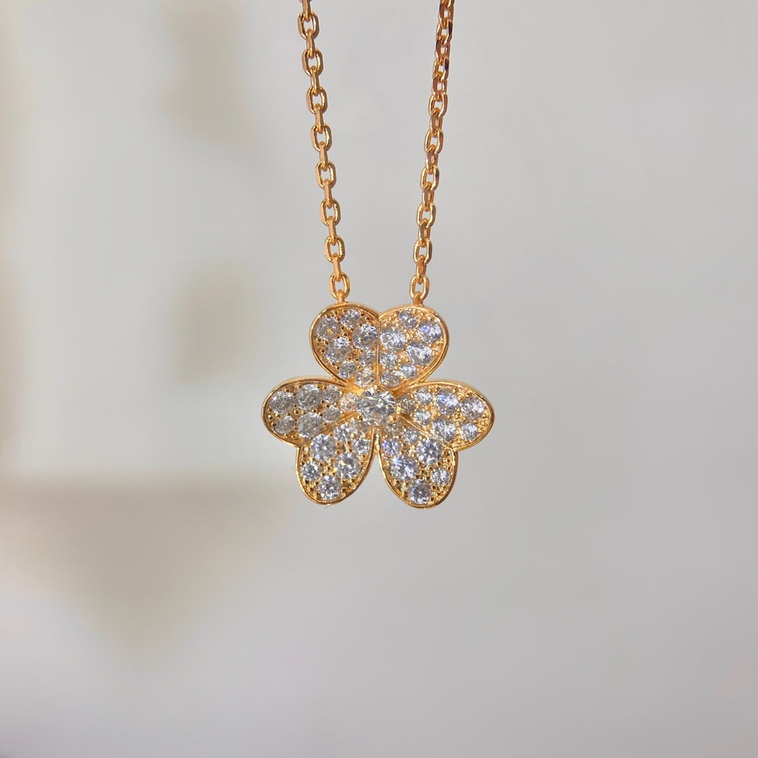Lume Jewelry フラワーダイヤモンドネックレス
