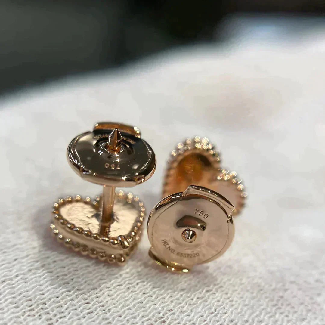 Lume Jewelry ハートカーネリアン スタッドピアス