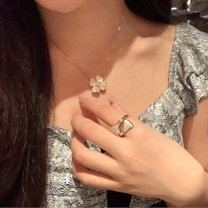 Lume Jewelry クローバー MOP ダイヤモンド ローズゴールドネックレス