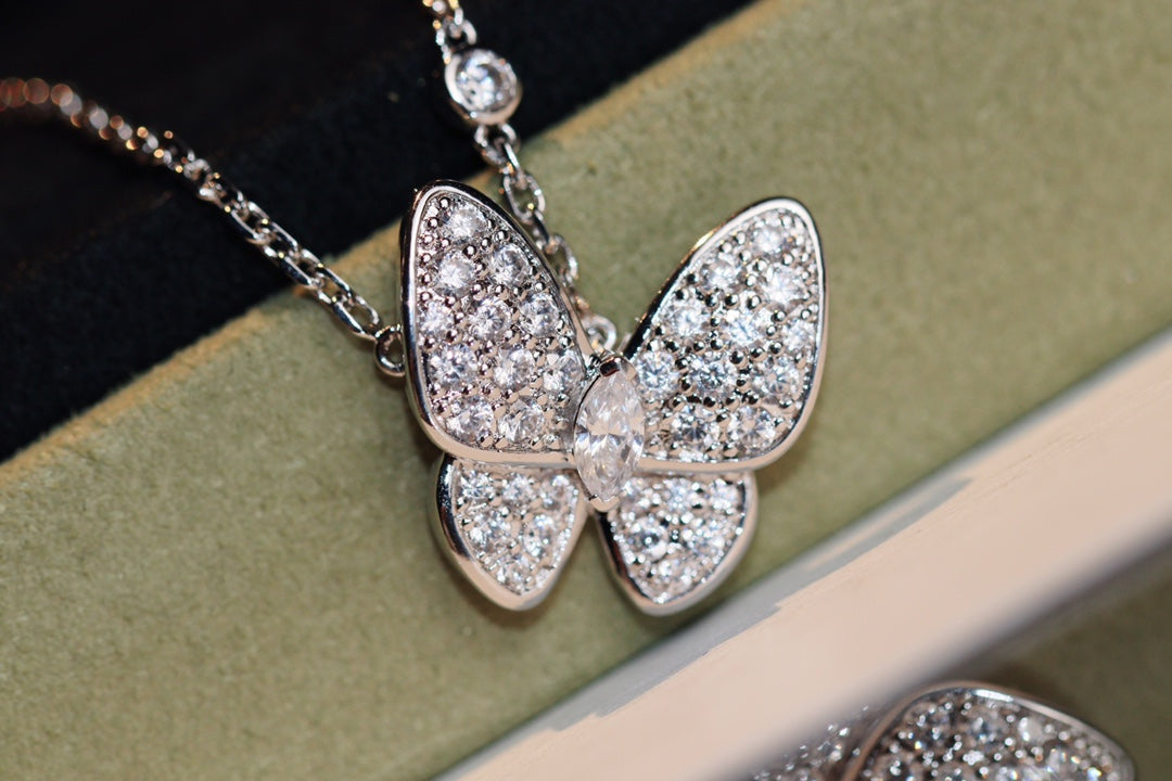 Lume Jewelry バタフライダイヤモンドネックレス