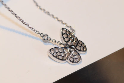 Lume Jewelry バタフライダイヤモンドネックレス