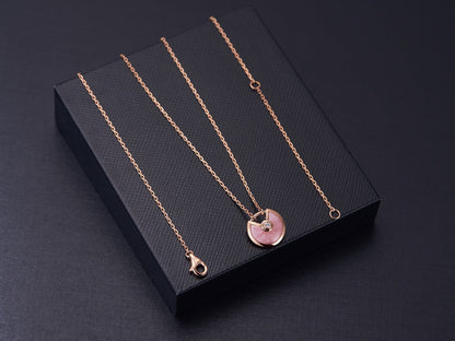 Lume Jewelry「アミュレット ローズゴールド ピンクマザーオブパール ネックレス」