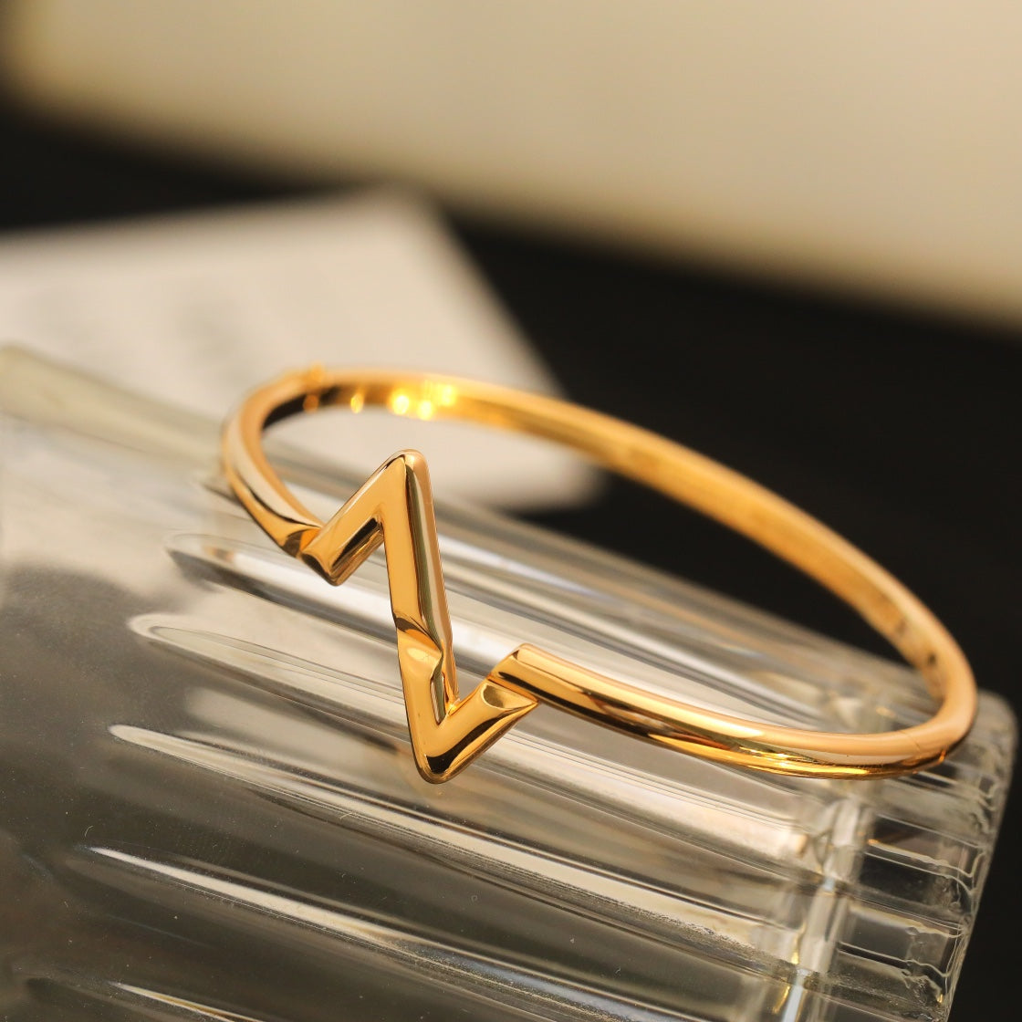 Lume Jewelry「VOLTE UPSITE DOWN ブレスレット」