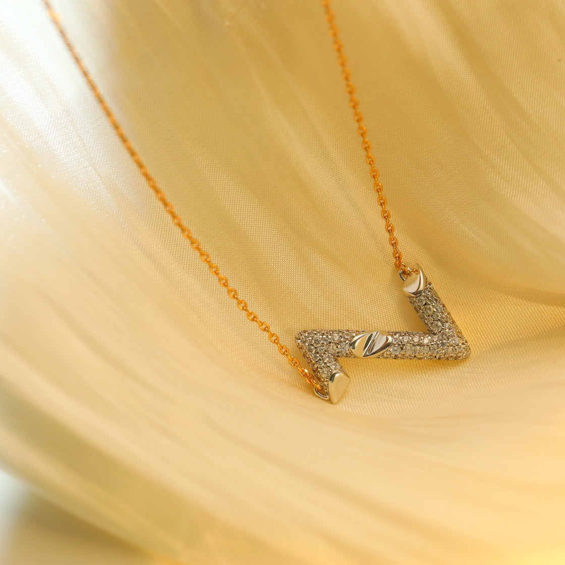 Lume Jewelry ボルト シルバーダイヤモンドペンダントネックレス