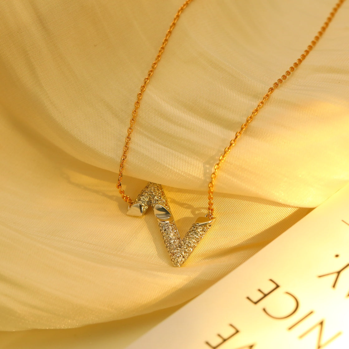 Lume Jewelry ボルト シルバーダイヤモンドペンダントネックレス