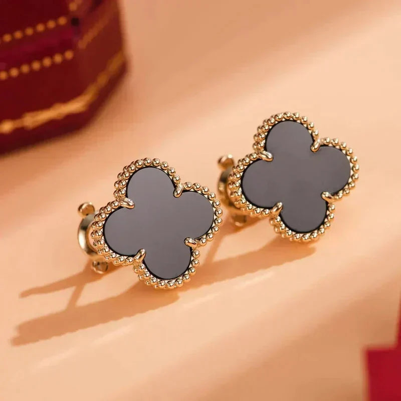 Lume Jewelry クローバー ミディアム 1モチーフ オニキス スタッドピアス