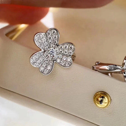 『Lume Jewelry』クローバー コスモス ダイヤモンドピアス シルバー