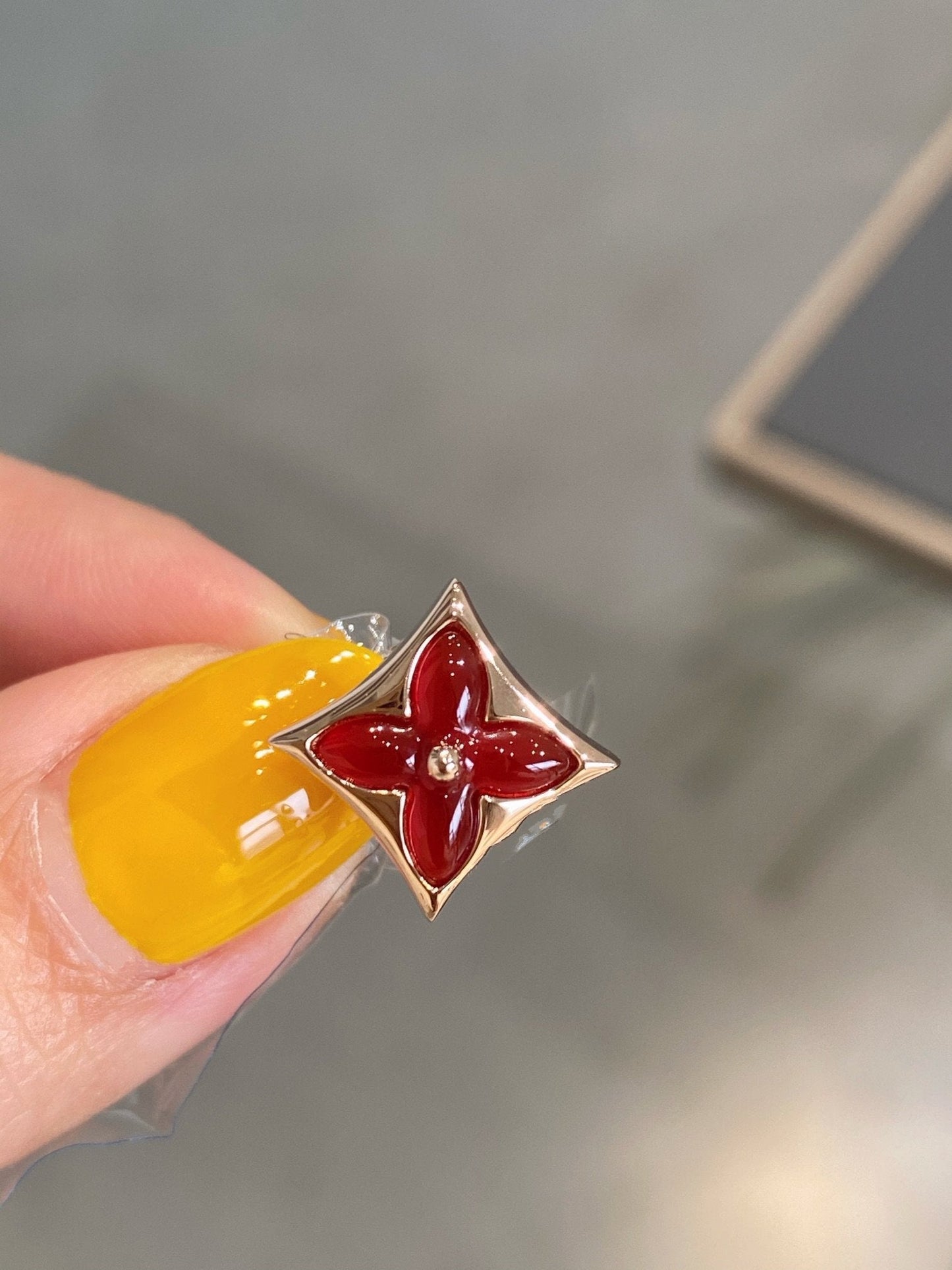 Lume Jewelry 「星と太陽」ピンクゴールド　カーネリアンスタッドピアス