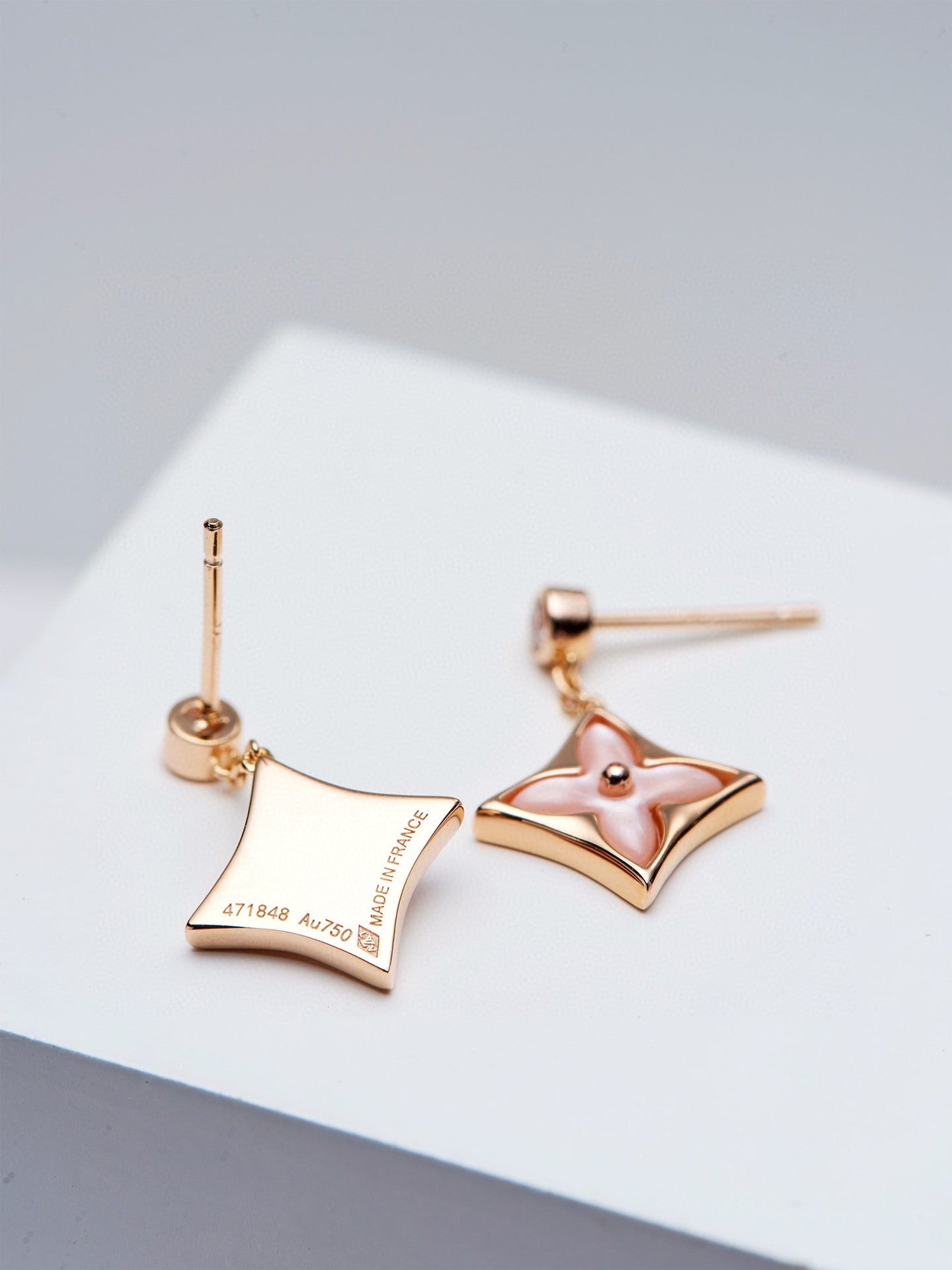 「Lume Jewelry」ダブルスターピンクゴールドMOPドロップイヤリング