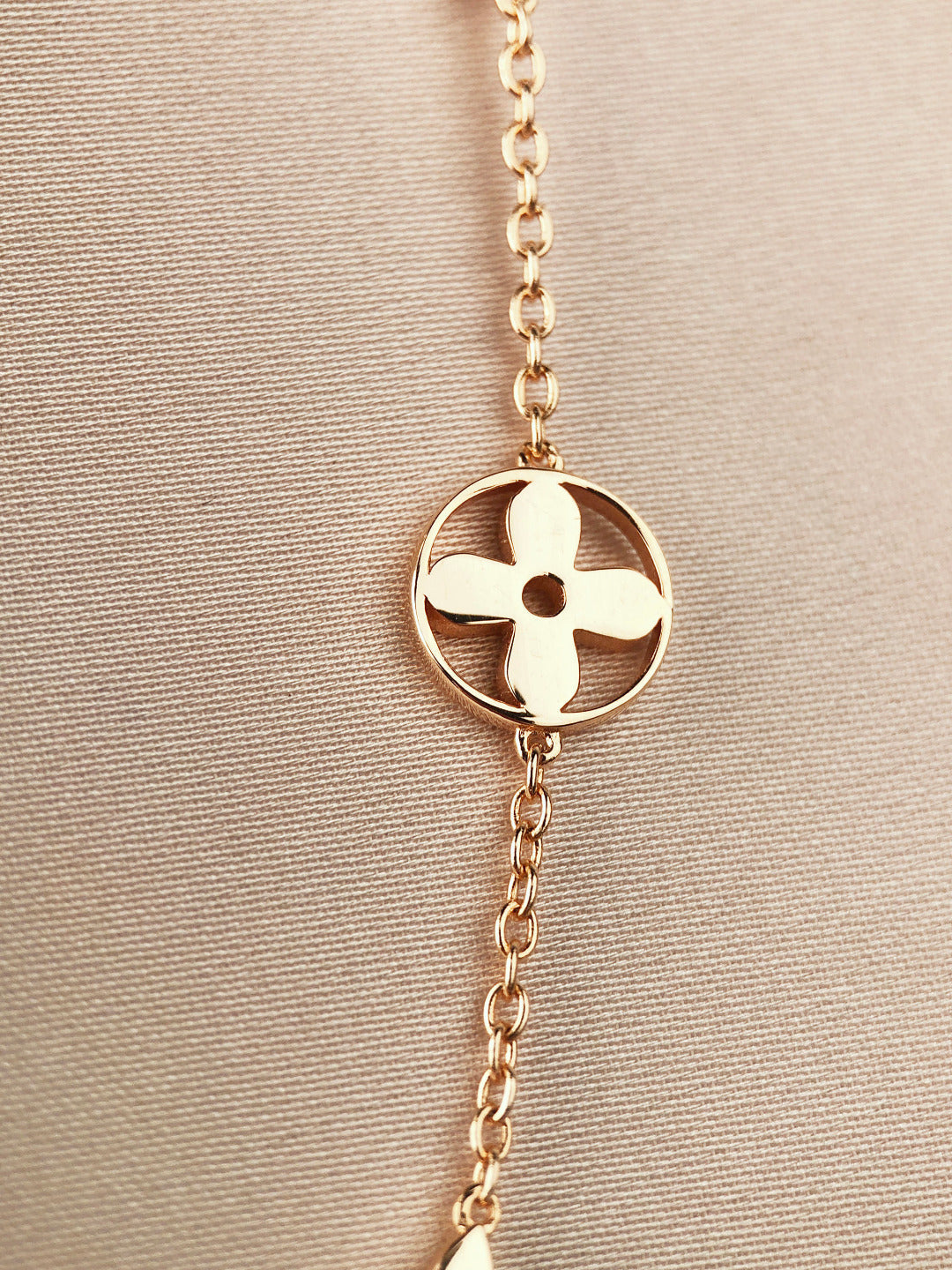 「Lume Jewelry」星と太陽 7モチーフ ゴールドブレスレット