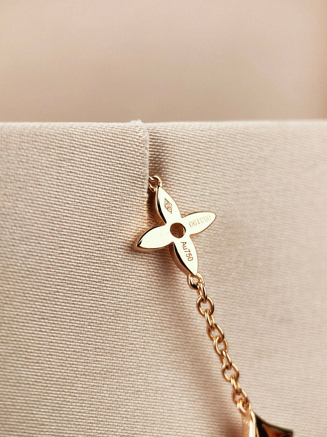 「Lume Jewelry」星と太陽 7モチーフ ゴールドブレスレット