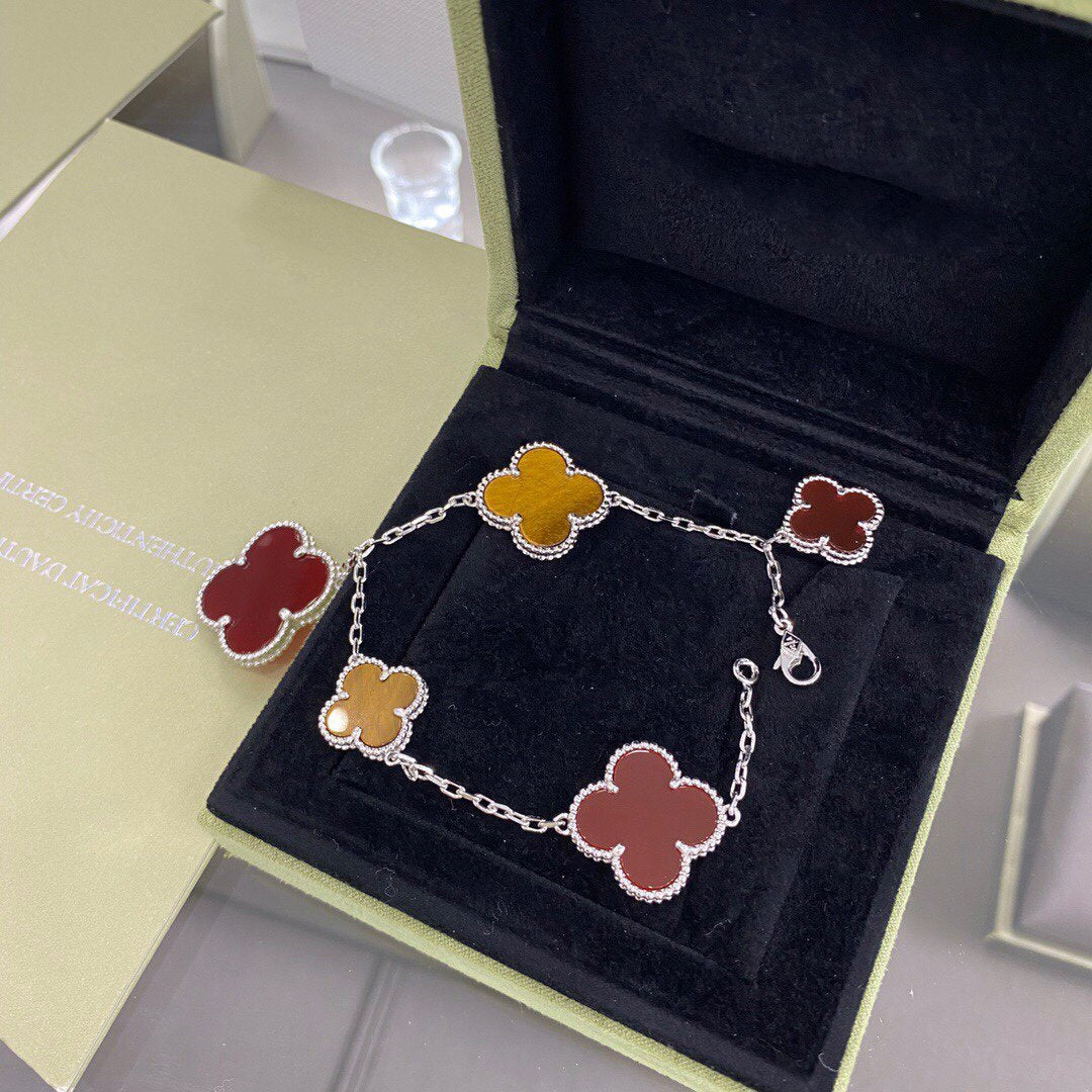 「ルームジュエリー」クローバー 5モチーフ シルバー カーネリアン タイガーアイブレスレット