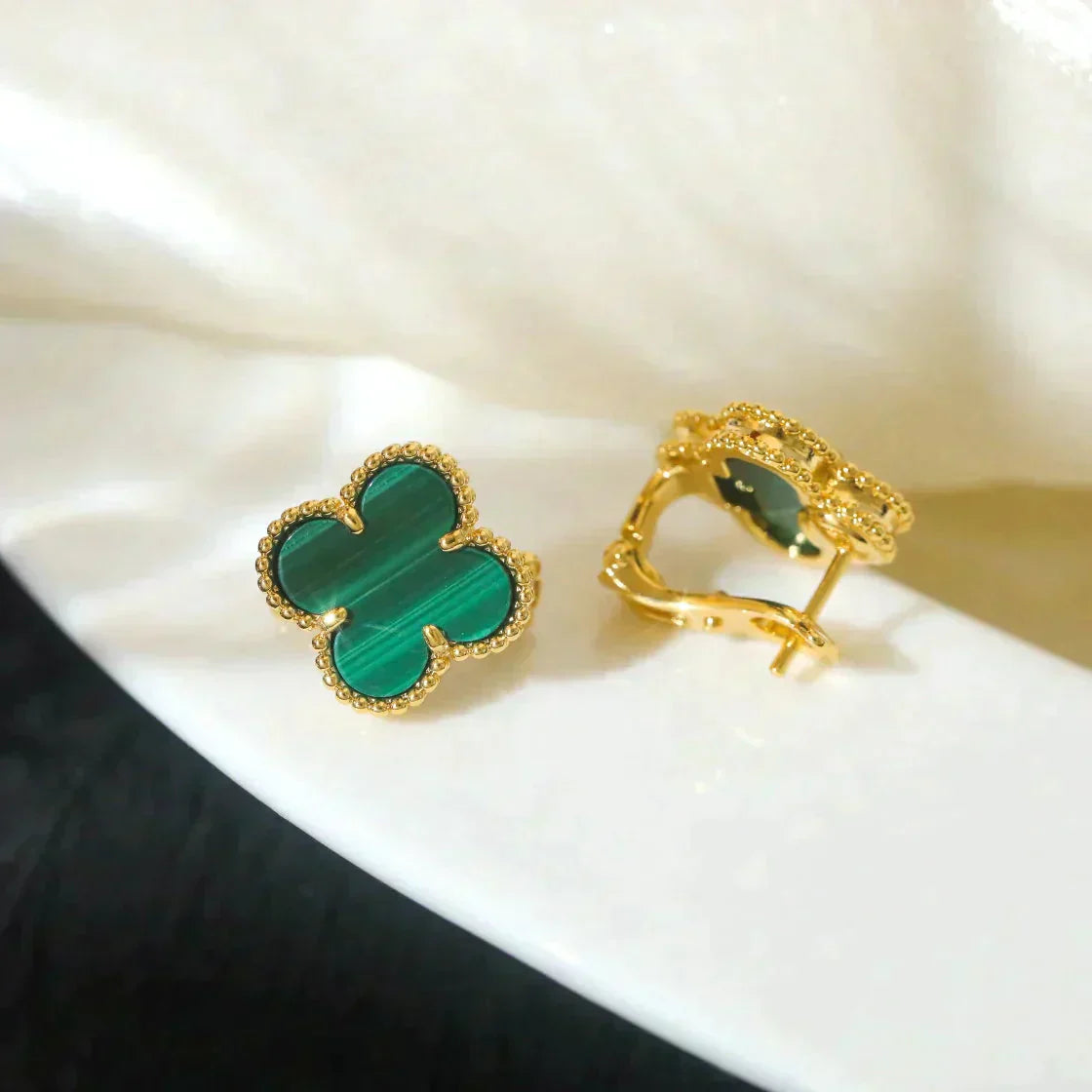 Lume Jewelry クローバー ミディアム 1モチーフ マラカイト イヤリング