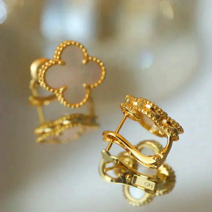 Lume Jewelry クローバー ミディアム 1モチーフ 白蝶貝 スタッドピアス