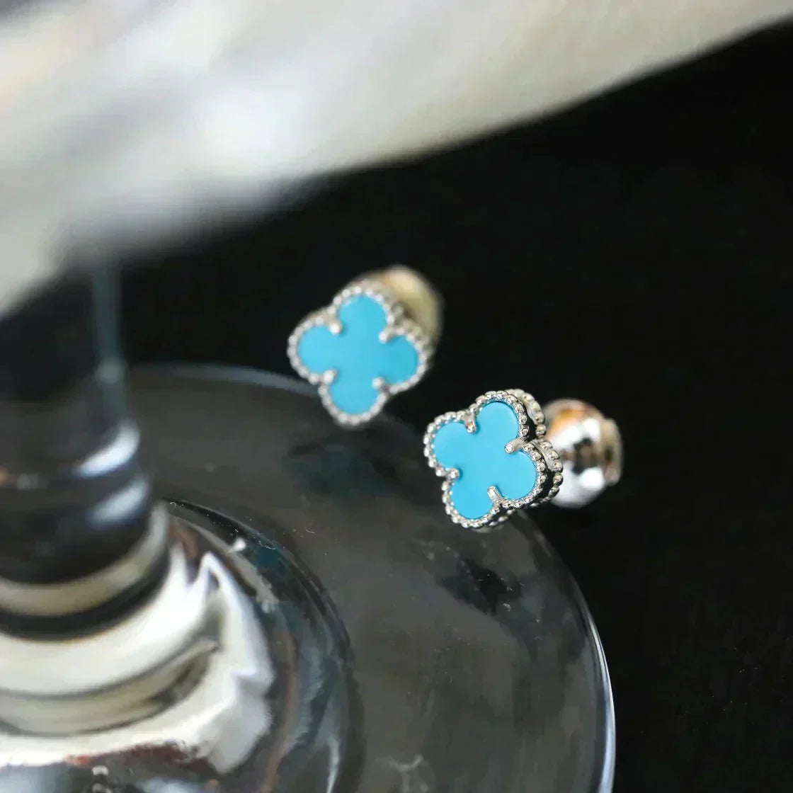 Lume Jewelry「CLOVER MINI 9.5MM オニキス スタッドピアス シルバー」