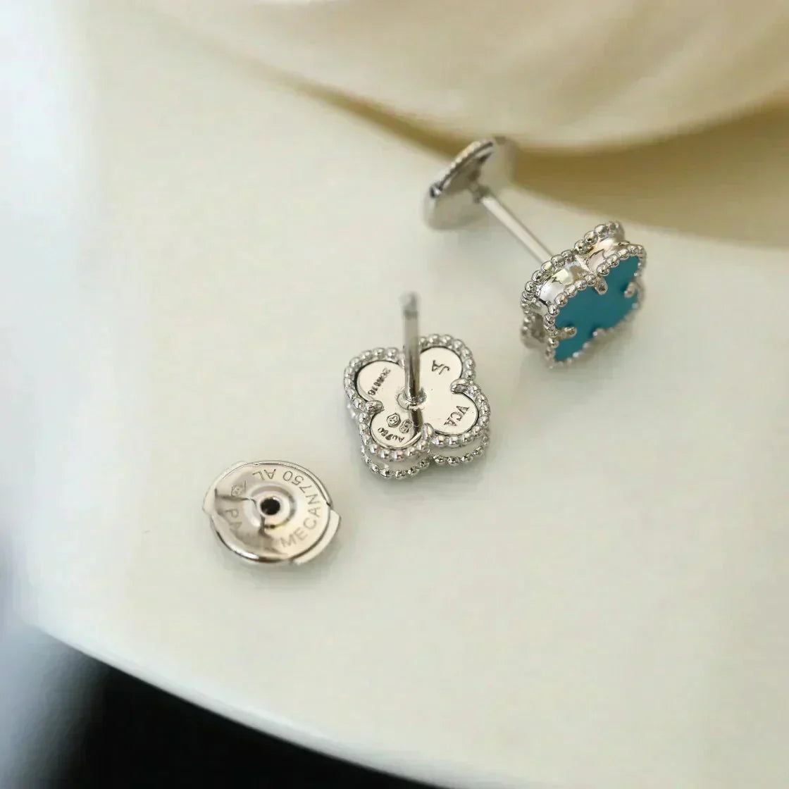Lume Jewelry「CLOVER MINI 9.5MM オニキス スタッドピアス シルバー」