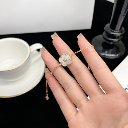 Lume Jewelry 「ラッキー スプリング ローズ ゴールド マザーオブパール ブレスレット」