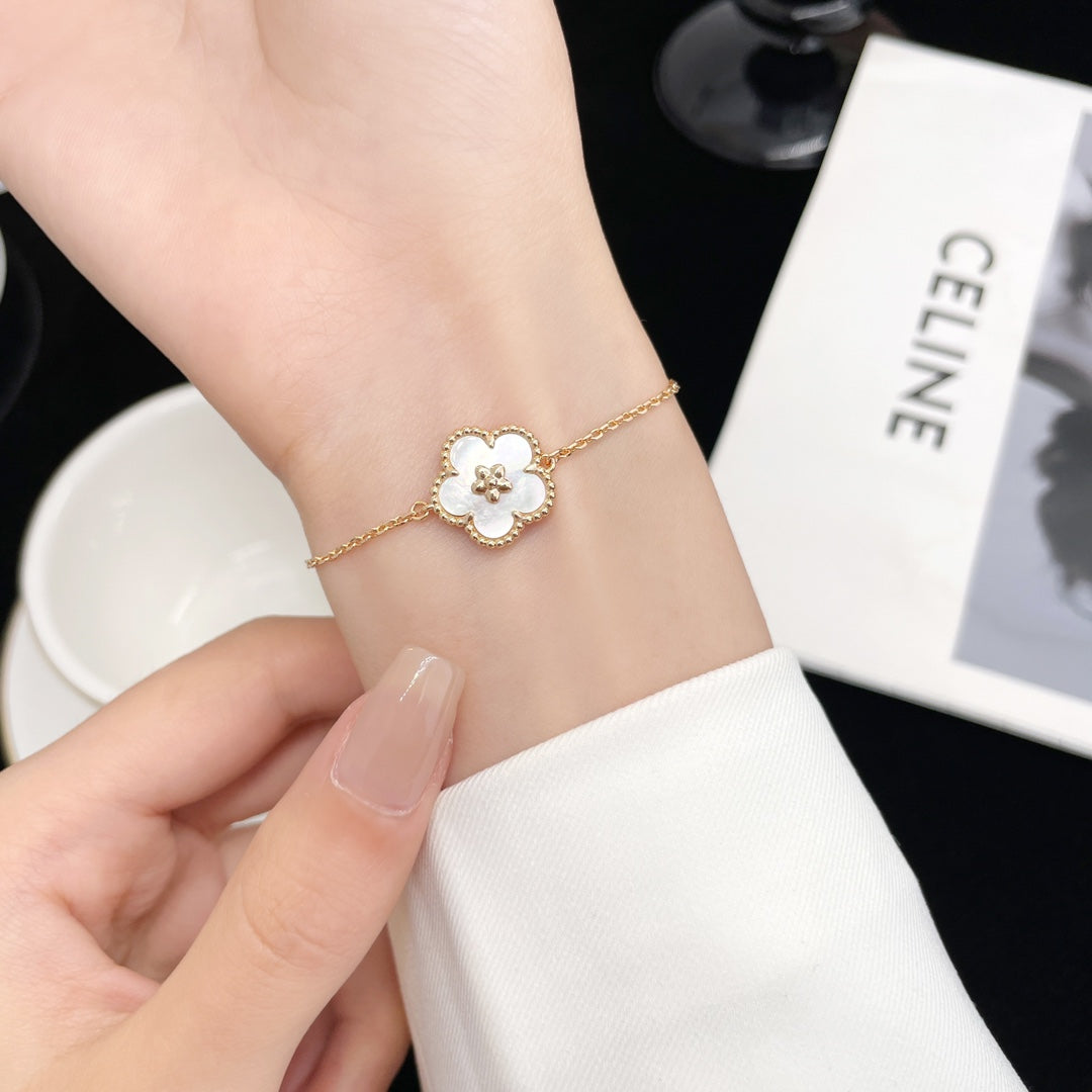 Lume Jewelry 「ラッキー スプリング ローズ ゴールド マザーオブパール ブレスレット」