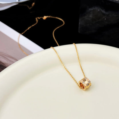 ルミージュエリー BEE MINI ペンダント ダイヤモンドネックレス