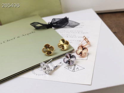 Lume Jewelry クローバーミディアムスタッドピアス